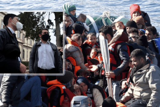 O Νάσος Καρακίτσος (δεξιά) και o Σον Μπάιντερ μπροστά στο δικαστήριο.